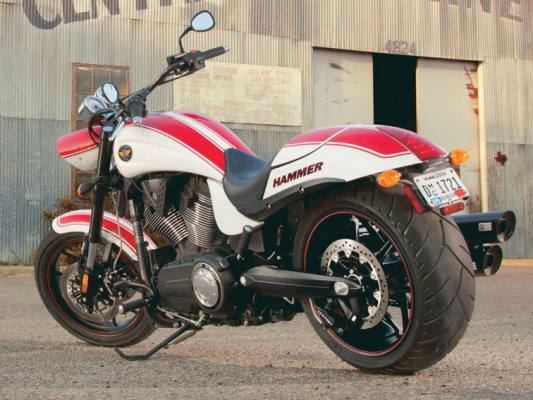 Фото мотоцикла Victory Hammer S